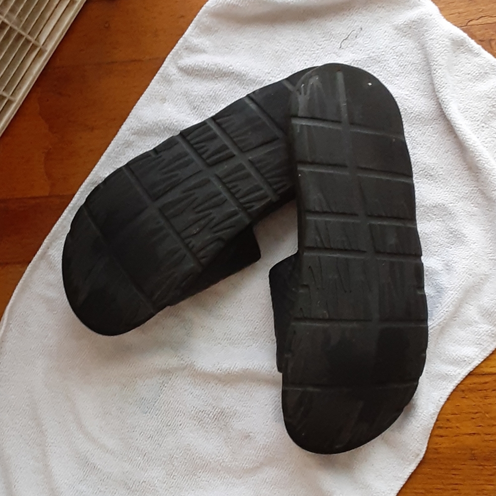 Nike - Picture 3 of 4